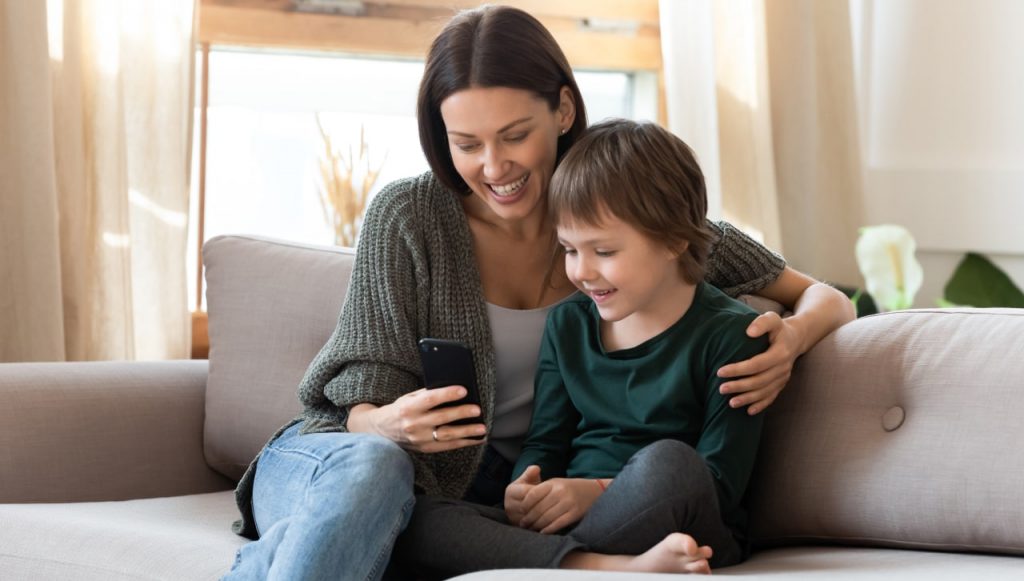Making a cell phone contract with your kids